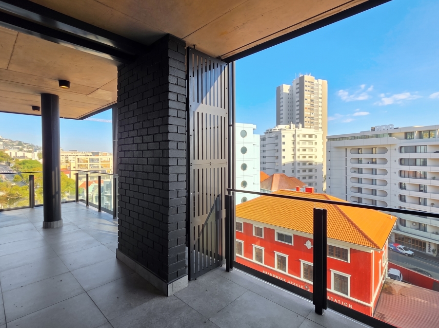 2 Bedroom Property for Sale in Sea Point Western Cape